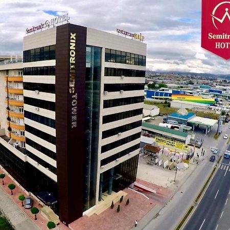 Semitronix Hotel Prishtina Pristina Buitenkant foto