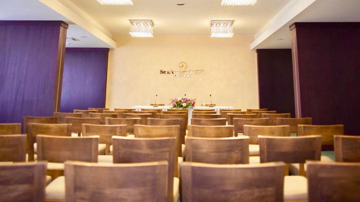 Semitronix Hotel Prishtina Pristina Buitenkant foto